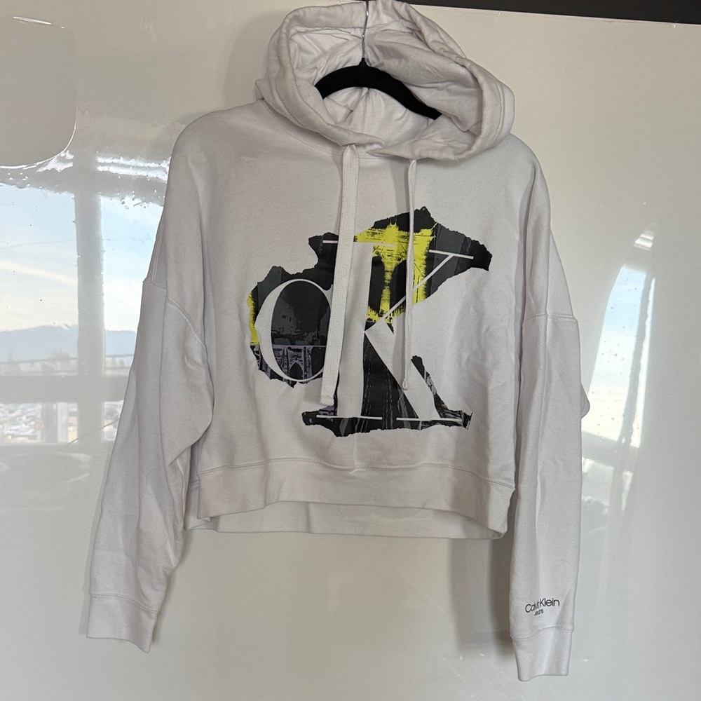 Calvin Klein Women's White and Black Graphic Hoodie